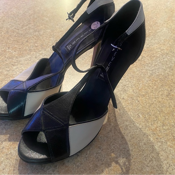 Vintage looking heels - Picture 2 of 7